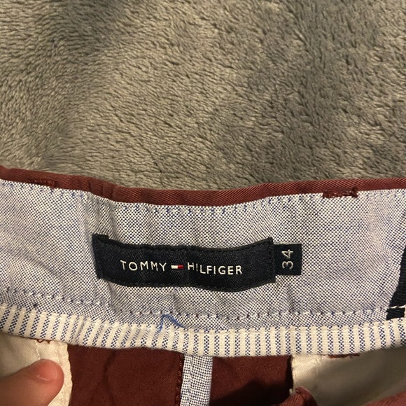 Maroon Tommy Hilfiger 34 waist shorts - Picture 2 of 2
